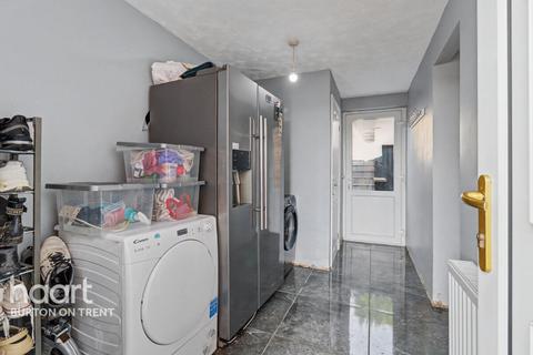 4 bedroom semi-detached house for sale, Clamp Drive, Swadlincote