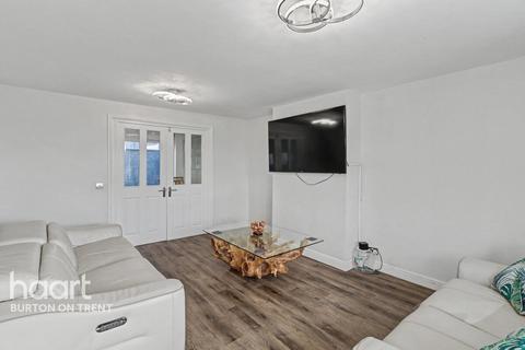4 bedroom semi-detached house for sale, Clamp Drive, Swadlincote