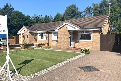 2 bedroom semi-detached bungalow for sale, Penthorpe Drive, Royton
