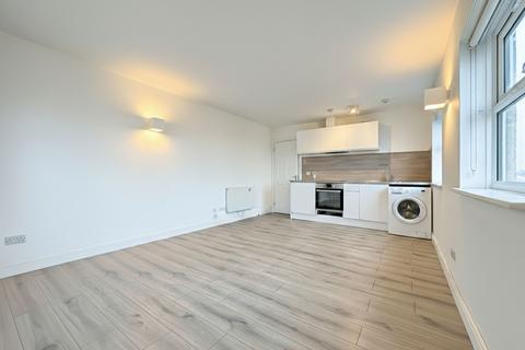Studio to rent, Buckingham Place, St. Annes House, BN1