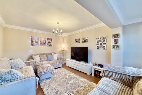 4 bedroom semi-detached house for sale, Longfields, Ongar