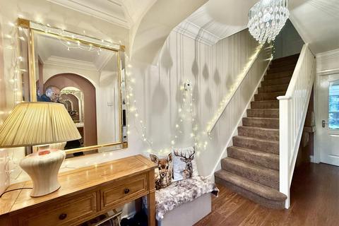 4 bedroom semi-detached house for sale, Longfields, Ongar