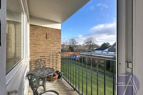 2 bedroom apartment to rent, Park Crescent, Southport PR9