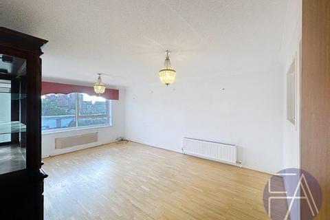 2 bedroom apartment to rent, Park Crescent, Southport PR9