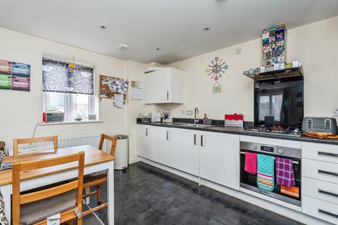 2 bedroom ground floor flat for sale, Abbotswood Common Road, Romsey