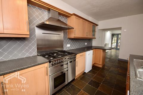 3 bedroom end of terrace house for sale, Trent Street, Lytham