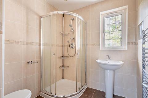 2 bedroom apartment to rent, Rickmansworth Road, Northwood HA6