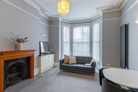 2 bedroom flat for sale, Coverdale Road, London, W12