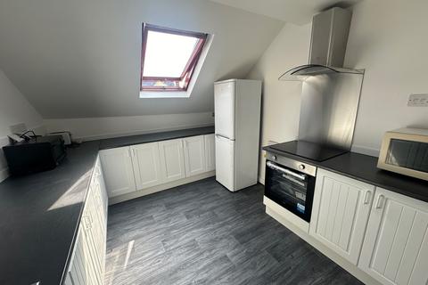 1 bedroom in a house share to rent, Henderson House, Nottingham, NG17