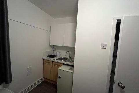 Studio to rent, Boundary Road, London NW8