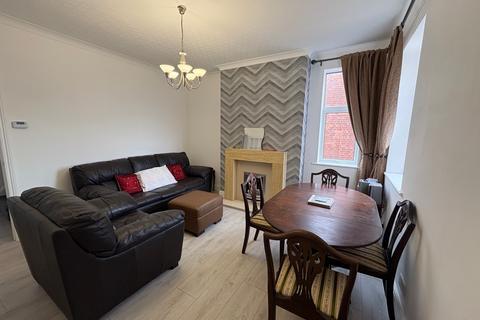 2 bedroom detached house to rent, Main Road, Nottingham, NG16
