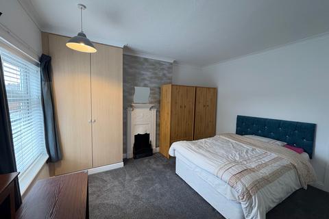 2 bedroom detached house to rent, Main Road, Nottingham, NG16