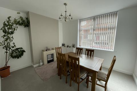 2 bedroom house to rent, Lucknow Drive, Sutton-in-Ashfield, NG17