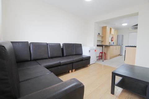 1 bedroom in a house share to rent, King Street, Pontypridd CF37