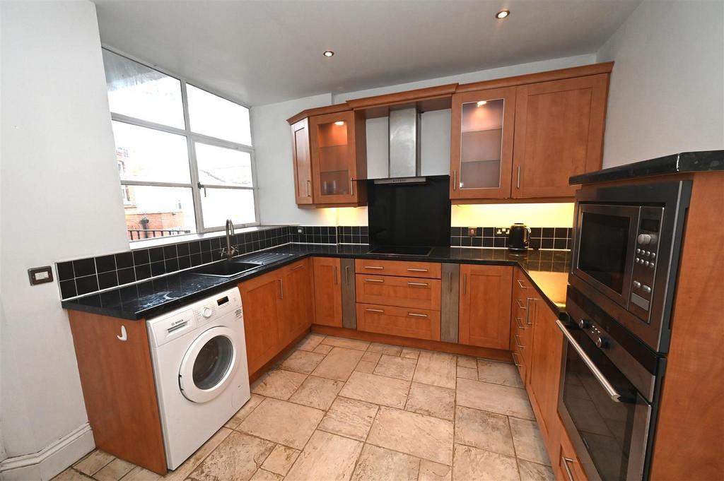 Kitchen 2.JPG
