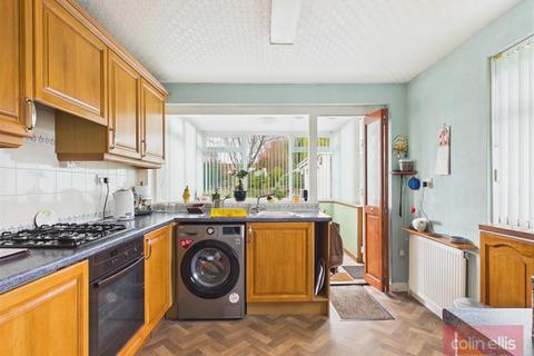 2 bedroom detached bungalow for sale, Osgodby Hall Road, Scarborough