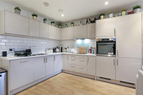1 bedroom flat for sale, Broome Way, London, SE5