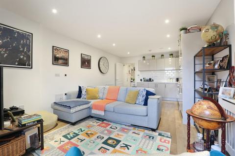 1 bedroom flat for sale, Broome Way, London, SE5