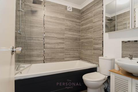 1 bedroom flat to rent, Melton Fields, Epsom