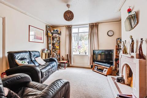 3 bedroom end of terrace house for sale, Radnor Street, Swindon