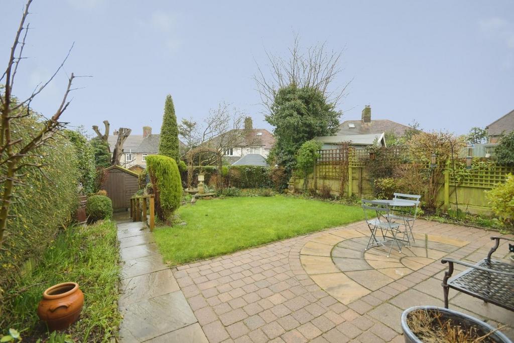 REAR GARDEN 01.jpg