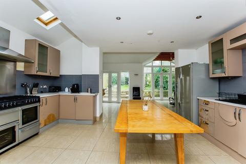 4 bedroom end of terrace house for sale, Eastfield Road, Peterborough