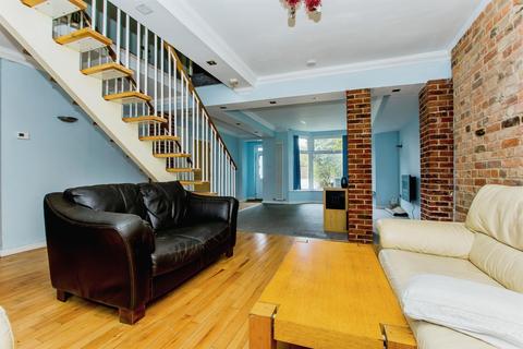 4 bedroom end of terrace house for sale, Eastfield Road, Peterborough