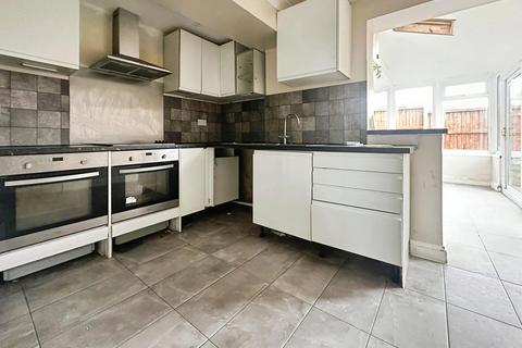 4 bedroom detached house for sale, Egret Crescent, Colchester