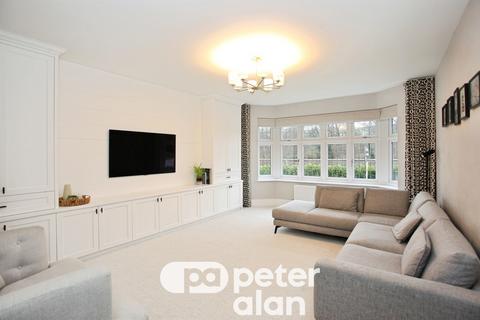4 bedroom detached house for sale, Birdie Close, Bassaleg, Newport