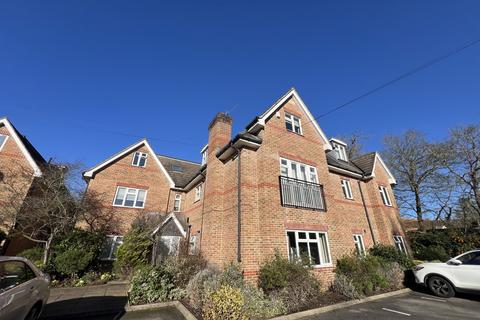 Shoppenhangers Road, MAIDENHEAD