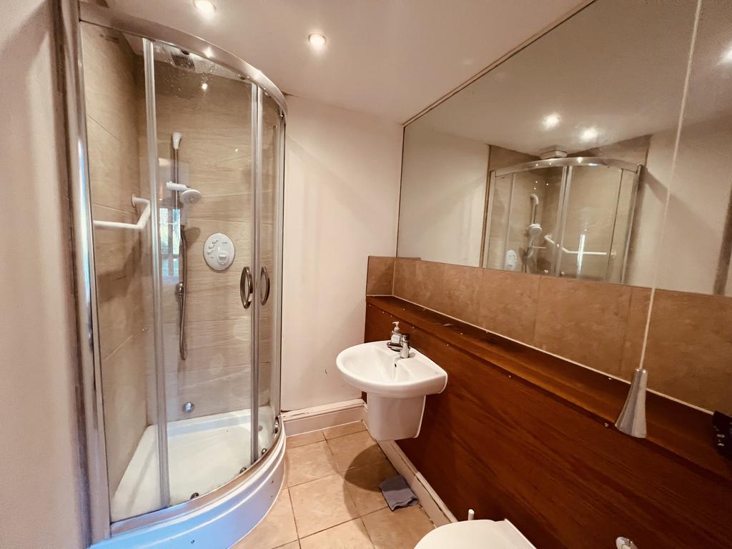 En-suite Bathroom