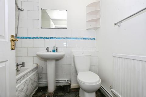 3 bedroom terraced house for sale, Queens Road, Peterborough