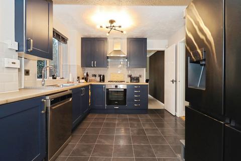4 bedroom detached house for sale, Summers Mead, Yate, Bristol