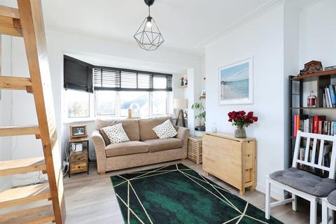 2 bedroom maisonette for sale, Courtlands Drive, Watford