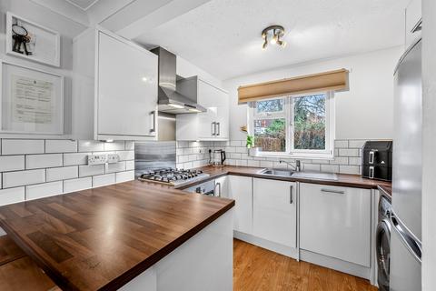 2 bedroom ground floor flat for sale, Connaught Gardens, Morden