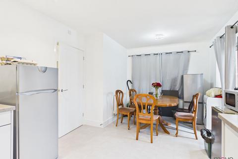 3 bedroom house to rent, Emery Avenue, Gloucester GL1