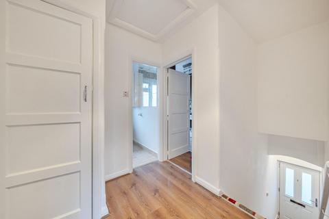 2 bedroom flat for sale, Kenneth Gardens, Stanmore HA7