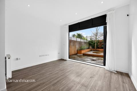 3 bedroom terraced house for sale, South End, Croydon