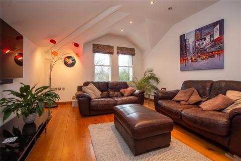 3 bedroom apartment to rent, Evesham Road, Cheltenham, Gloucestershire, GL52