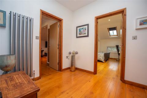 3 bedroom apartment to rent, Evesham Road, Cheltenham, Gloucestershire, GL52