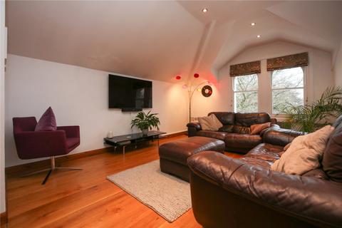 3 bedroom apartment to rent, Evesham Road, Cheltenham, Gloucestershire, GL52