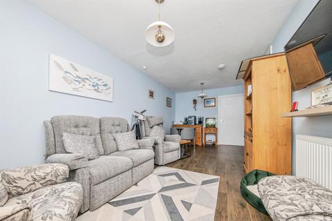 2 bedroom semi-detached bungalow for sale, Elmden Court, Clacton-On-Sea
