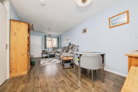 2 bedroom semi-detached bungalow for sale, Elmden Court, Clacton-On-Sea