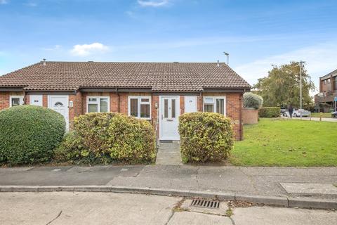 2 bedroom semi-detached bungalow for sale, Elmden Court, Clacton-On-Sea