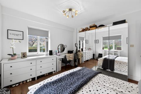 undefined, Chiswick Village, London