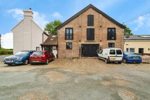 Station Road, Burston, Diss