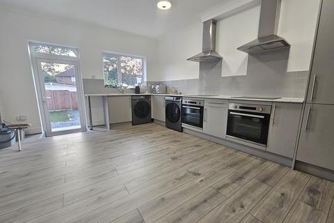 undefined, Johns Lane, Morden SM4