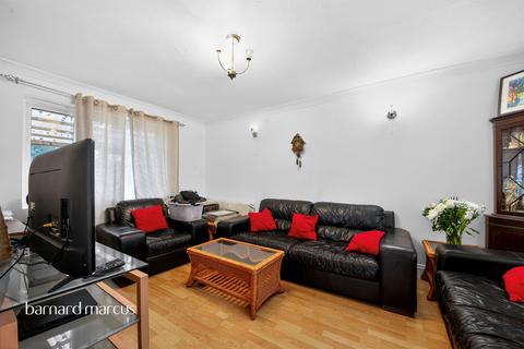 3 bedroom semi-detached house for sale, Barfield Avenue, London