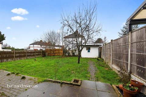 3 bedroom semi-detached house for sale, Barfield Avenue, London