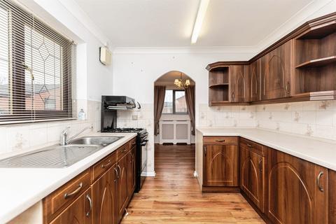 2 bedroom detached bungalow for sale, Perth Drive, Tingley, Wakefield